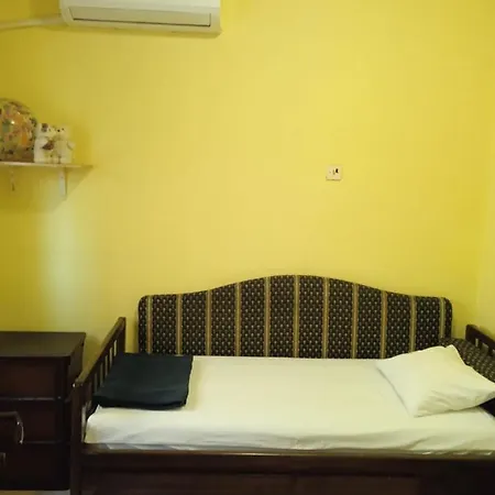 Airport Niki And Apartamento *